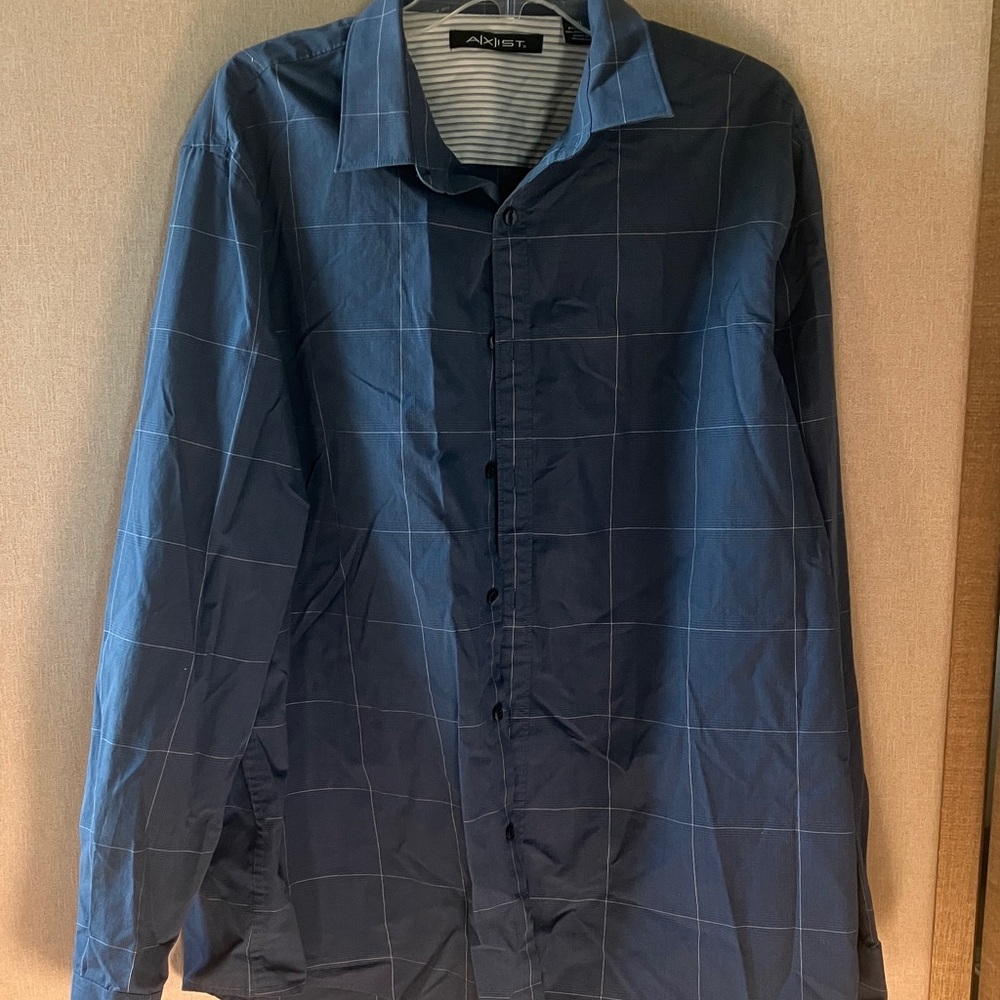 FINAL MARKDOWN Men’s Axist Shirt xl